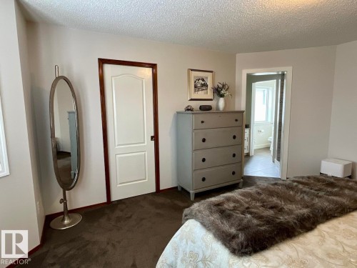 11716 11A Avenue, Edmonton, AB - Indoor Photo Showing Bedroom