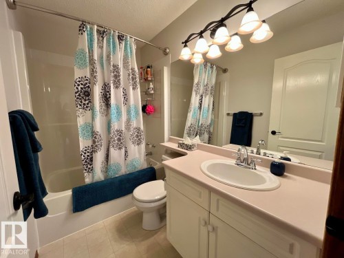 11716 11A Avenue, Edmonton, AB - Indoor Photo Showing Bathroom