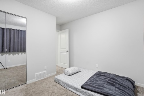 36 1530 Tamarack Boulevard, Edmonton, AB - Indoor Photo Showing Bedroom