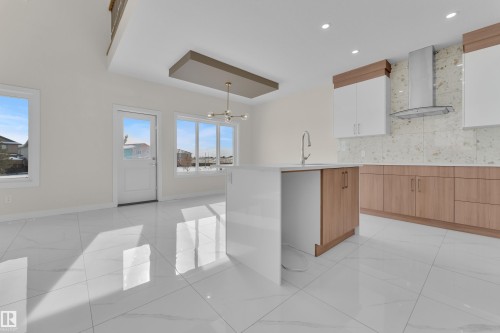 12619 44 Street, Edmonton, AB - Indoor