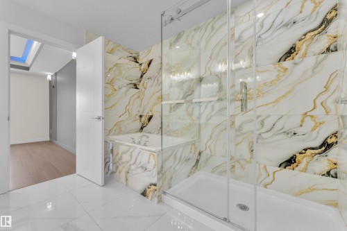 12619 44 Street, Edmonton, AB - Indoor Photo Showing Bathroom