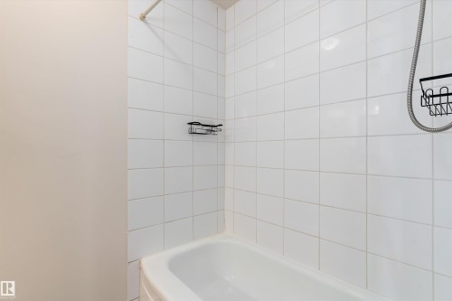 12721 90 Street, Edmonton, AB - Indoor Photo Showing Bathroom