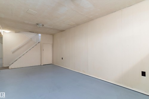 12721 90 Street, Edmonton, AB - Indoor Photo Showing Other Room