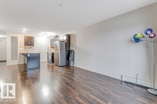 221 5515 7 Avenue Sw, Edmonton, AB - Indoor Photo Showing Kitchen