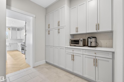 20320 29 Avenue Nw, Edmonton, AB - Indoor