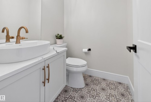 20320 29 Avenue Nw, Edmonton, AB - Indoor Photo Showing Bathroom