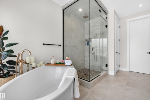 20320 29 Avenue Nw, Edmonton, AB - Indoor Photo Showing Bathroom