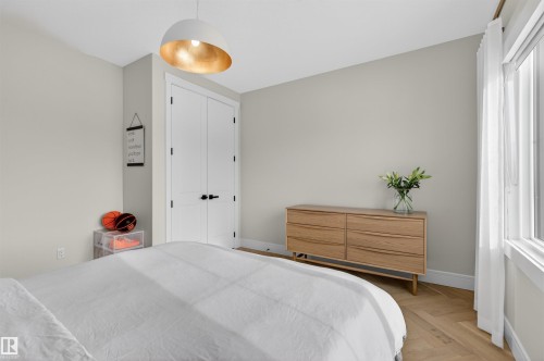 20320 29 Avenue Nw, Edmonton, AB - Indoor Photo Showing Bedroom