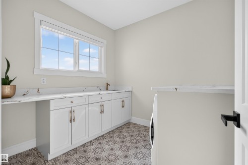 20320 29 Avenue Nw, Edmonton, AB - Indoor Photo Showing Other Room