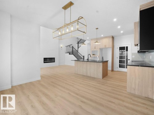 3282 Chernowski Way, Edmonton, AB - Indoor Photo Showing Kitchen