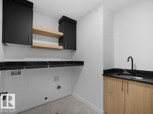 3282 Chernowski Way, Edmonton, AB - Indoor Photo Showing Kitchen