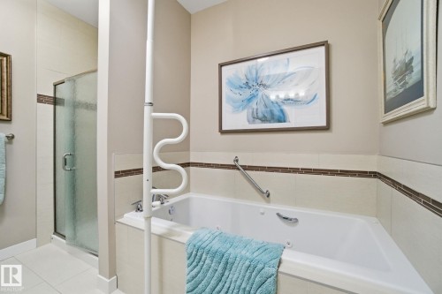 16 3090 Cameron Heights Way, Edmonton, AB - Indoor Photo Showing Bathroom