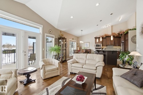 16 3090 Cameron Heights Way, Edmonton, AB - Indoor Photo Showing Living Room