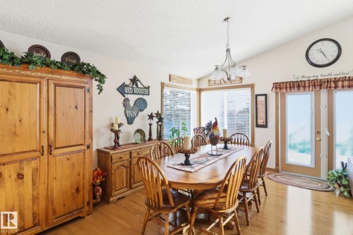 5 Richelieu Place, Beaumont, AB - Indoor Photo Showing Dining Room