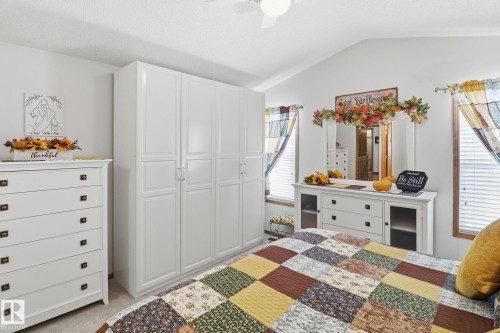 5 Richelieu Place, Beaumont, AB - Indoor Photo Showing Bedroom