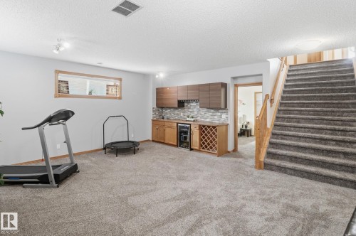 5 Richelieu Place, Beaumont, AB - Indoor