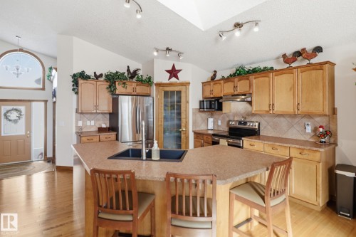 5 Richelieu Place, Beaumont, AB - Indoor Photo Showing Kitchen With Double Sink