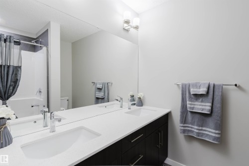 343 Edgemont Drive, Edmonton, AB - Indoor Photo Showing Bathroom