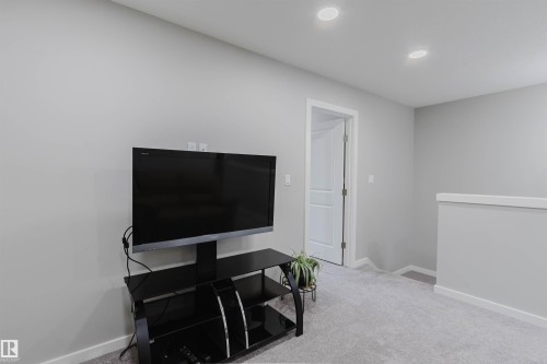 343 Edgemont Drive, Edmonton, AB - Indoor Photo Showing Other Room