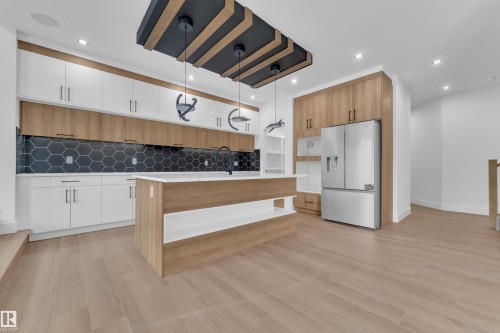 211 Basin Court, Leduc, AB - Indoor Photo Showing Kitchen
