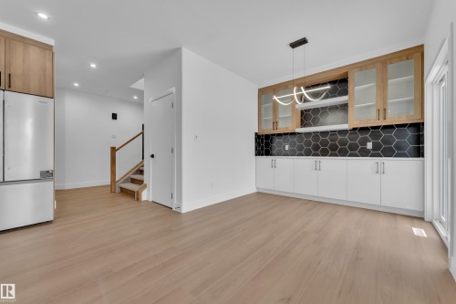 211 Basin Court, Leduc, AB - Indoor Photo Showing Kitchen
