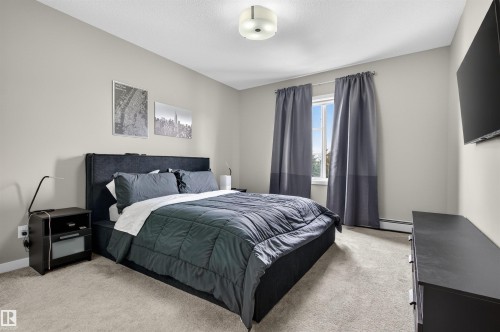 238 1154 Adamson Drive, Edmonton, AB - Indoor Photo Showing Bedroom