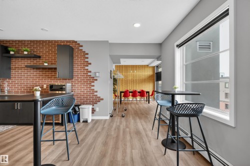 238 1154 Adamson Drive, Edmonton, AB - Indoor