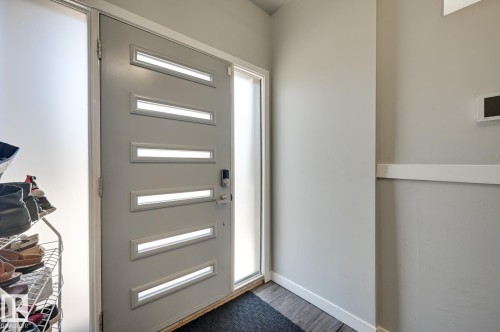 4628 37 Avenue, Edmonton, AB - Indoor Photo Showing Other Room