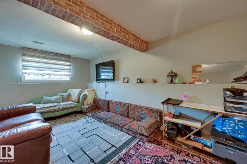 4628 37 Avenue, Edmonton, AB - Indoor