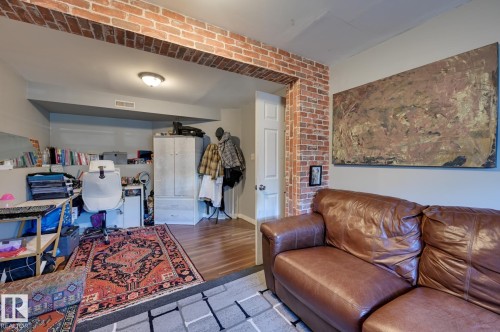 4628 37 Avenue, Edmonton, AB - Indoor