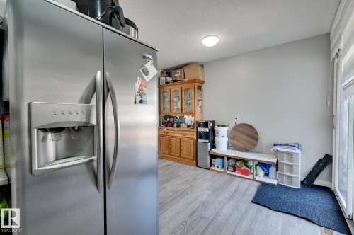 4628 37 Avenue, Edmonton, AB - Indoor Photo Showing Other Room