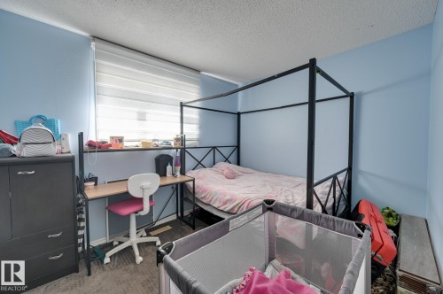 4628 37 Avenue, Edmonton, AB - Indoor Photo Showing Bedroom
