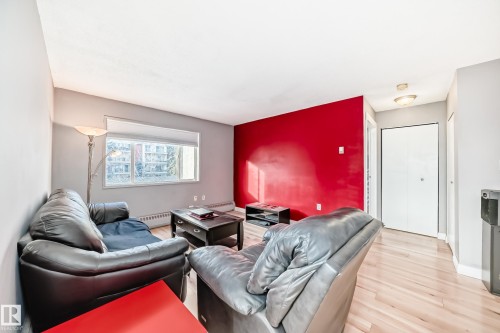 239 10636 120 Street, Edmonton, AB - Indoor Photo Showing Living Room