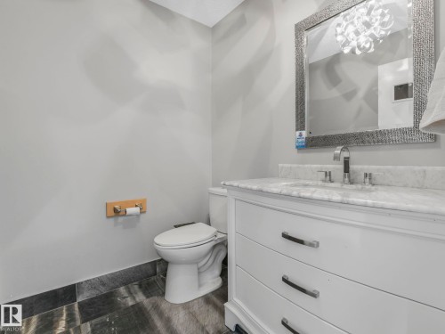 1012 148 Avenue, Edmonton, AB - Indoor Photo Showing Bathroom