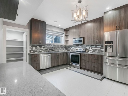 1012 148 Avenue, Edmonton, AB - Indoor Photo Showing Kitchen With Upgraded Kitchen