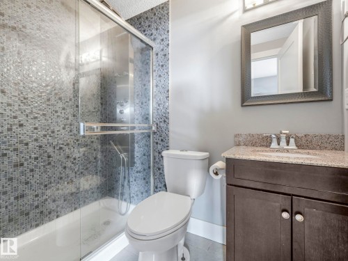 1012 148 Avenue, Edmonton, AB - Indoor Photo Showing Bathroom