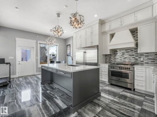 1012 148 Avenue, Edmonton, AB - Indoor Photo Showing Kitchen With Upgraded Kitchen