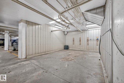 411 1320 Rutherford Road, Edmonton, AB - Indoor Photo Showing Garage