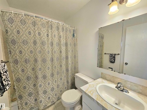 10029 173 Avenue, Edmonton, AB - Indoor Photo Showing Bathroom