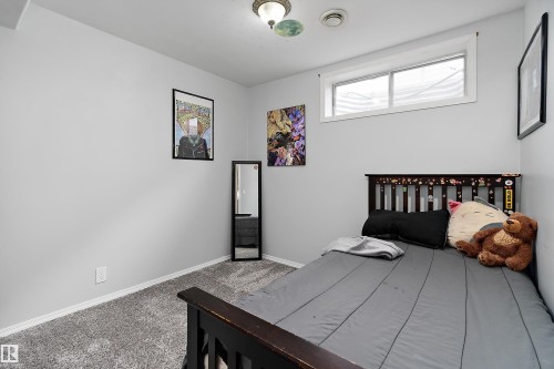 49 Heatherglen Crescent, Spruce Grove, AB - Indoor Photo Showing Bedroom