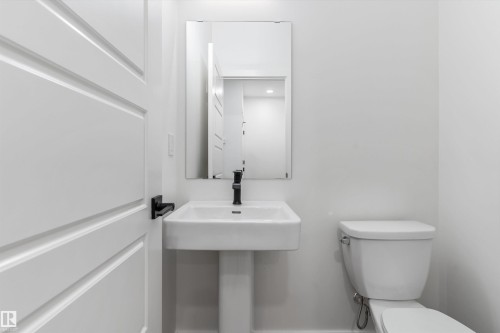 4236 208 Street, Edmonton, AB - Indoor Photo Showing Bathroom