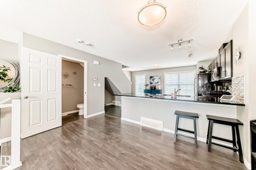 86 4029 Orchards Drive, Edmonton, AB - Indoor