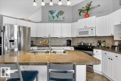 83 Hamilton Crescent, St. Albert, AB - Indoor Photo Showing Kitchen With Double Sink With Upgraded Kitchen