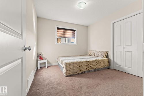 724 40 Avenue, Edmonton, AB - Indoor Photo Showing Bedroom
