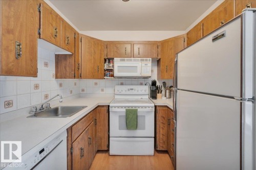 7934 81 Avenue, Edmonton, AB - Indoor Photo Showing Kitchen