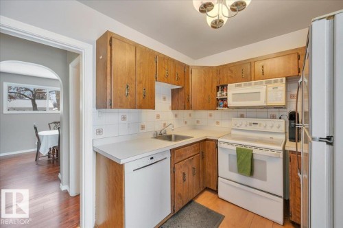 7934 81 Avenue, Edmonton, AB - Indoor Photo Showing Kitchen