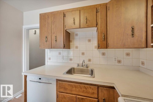 7934 81 Avenue, Edmonton, AB - Indoor Photo Showing Kitchen
