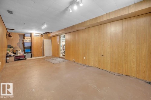 7934 81 Avenue, Edmonton, AB - Indoor