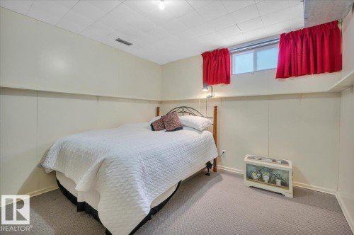 7934 81 Avenue, Edmonton, AB - Indoor Photo Showing Bedroom