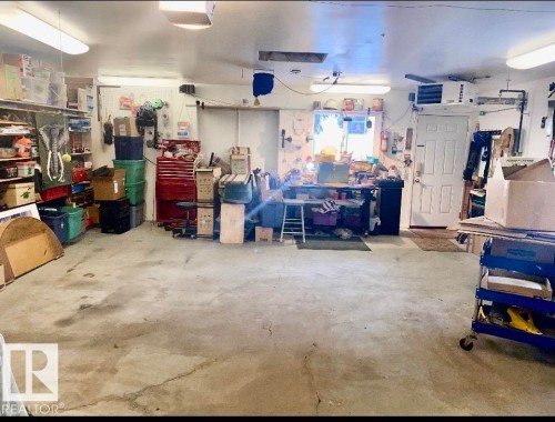 7934 81 Avenue, Edmonton, AB - Indoor Photo Showing Garage